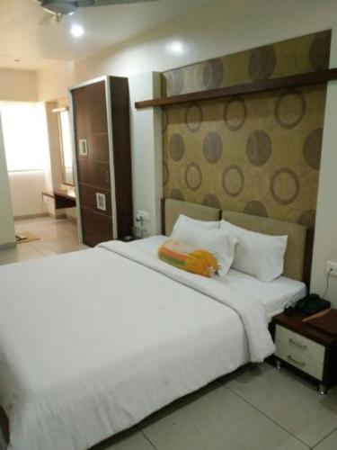 Hotel Kalinga Lake View – Ahmedabad, TN