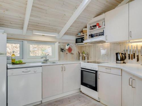 Holiday Home Peter - 400m from the sea by Interhome in Hals