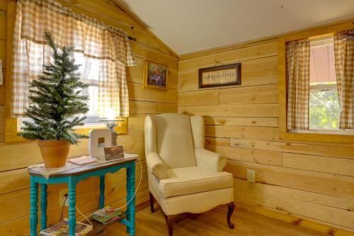 Game Room Access Pet-Friendly Sevierville Apt! in Sevierville, USA