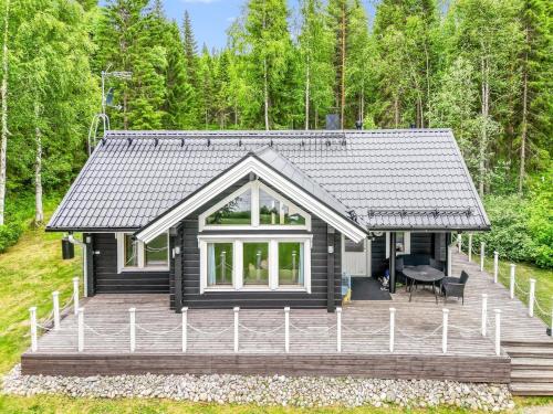 Holiday Home Lähderinne by Interhome (Holiday Home Lahderinne by Interhome) in โคมูลา