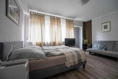 Kleines Souterrain Apartment direkt am Park in Wiesbaden, Deutschland