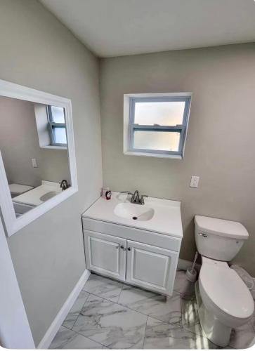 Chic renovated studio Apt in 清水市中心