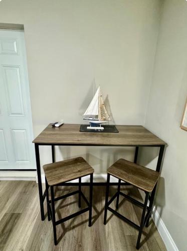 Chic renovated studio Apt in 清水市中心