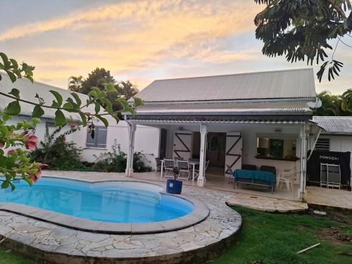 villa 3 bedrooms in Convenance – khách sạn tại Baie Mahault