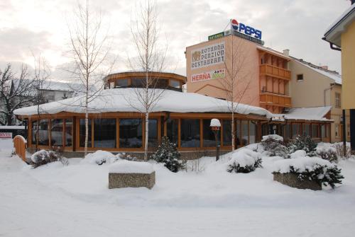 入口, 羅托納達旅館 (Penzion Rotunda) in 利普托斯基米庫拉斯市中心
