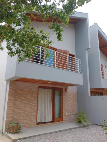 Exterior view, Casa a 3 minutos da praia do Pico da Cruz - Campeche in Rio Tavares