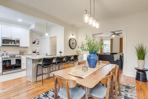 Richmond Home with Patio Walk to Byrd Park! in Richmond, USA