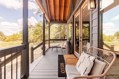 Relaxing Modern stay on a Ranch in Cedar Creek, USA