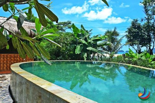 Mojosurf Camp Red Island