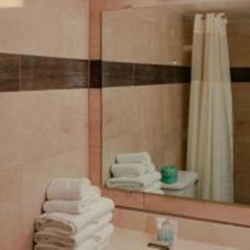 SureStay by Best Western Seaside Monterey - 화장실