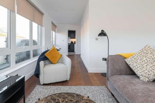 Dean Swift Square by Dublin At Home - image 13
