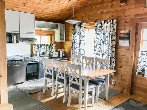 Holiday Home Hyrynpirtti mökki by Interhome (Holiday Home Hyrynpirtti mokki by Interhome) in Hyrynsalmi