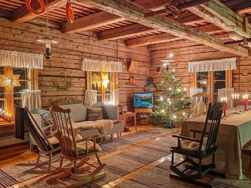 Holiday Home Laattajan hirsipirtti by Interhome in Hyrynsalmi