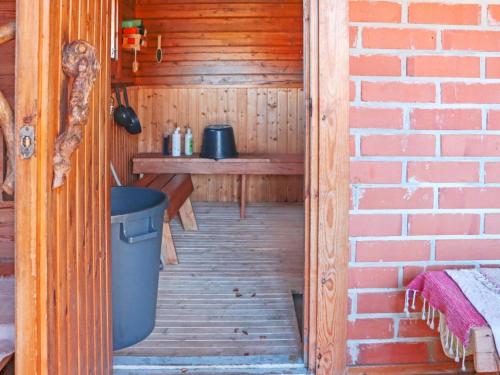 Holiday Home Laattajan hirsipirtti by Interhome in Hyrynsalmi