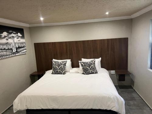 Village Walk Guesthouse in Mabopane