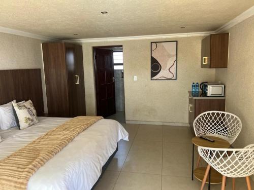 Village Walk Guesthouse in Mabopane