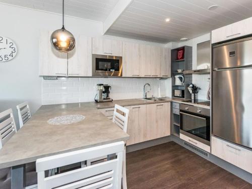 . Holiday Home Vuorihuoneistot 608 by Interhome
