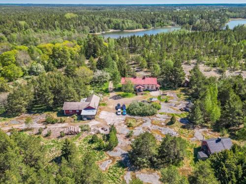 . Holiday Home Holiday pleikilä by Interhome