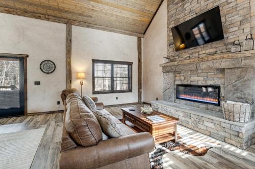 Serene Couple's Getaway w/ Mtn Views in Bedford! in Bedford (VA)