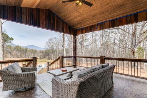 Serene Couple's Getaway w/ Mtn Views in Bedford! in Bedford (VA)