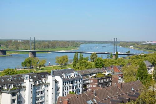 Luxury apartment in Düsseldorf near trade fair - image 3