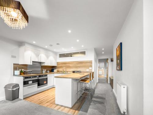 Flat 2 - Luxury Bolton City Centre Apartments, Bolton