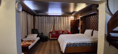 Northern Sun Inn Hotel Murree - image 11