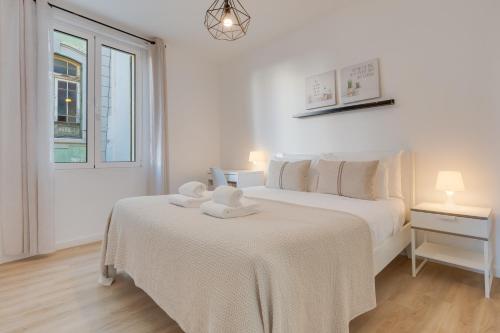 Upgrade Paradise I & II 2BR Apartments Walk Everywhere in Funchal 4