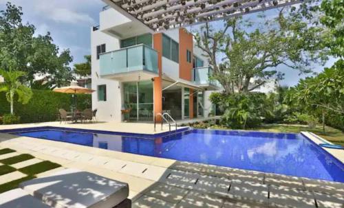 NOK Luxury 4BR Pool Villa in Manzanillo Cartagena
