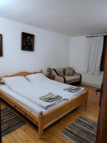 Дядо Цоньовата къща самостоятелен имот с басейн (Дядо Цоньовата къща самостоятелен имот с басеин) in Sevlievo