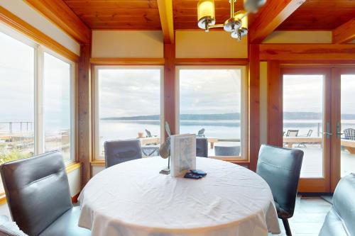 Whalehouse in Kamano sala (WA)