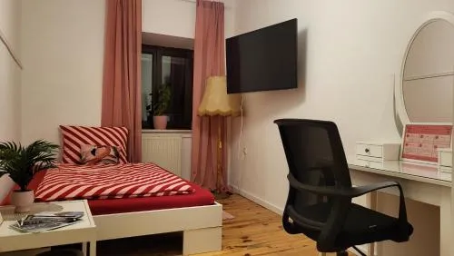 Gemütliches Gästezimmer in der Saarbrücker Innenstadt in Saarbrücken, Deutschland