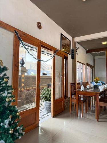 Restaurant, Parama Bromo Hotel in Bromo