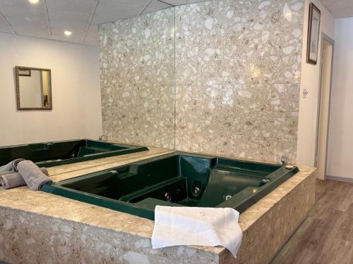 บริการและสิ่งอำนวยความสะดวก, Hotel Motel La Marquise in เชอร์บรูค (QC)