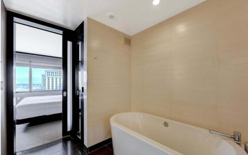 Luxe Vdara High-Floor Panoramic Strip Views Sphere Views 22032 - main image