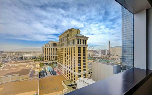 Luxe Vdara High-Floor Panoramic Strip Views Sphere Views 22032 - image 7