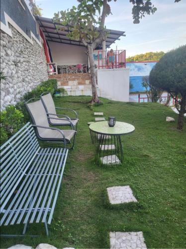 Le Parisien in Les Cayes
