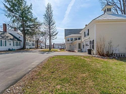 Rosewood House in Farmington (ME)