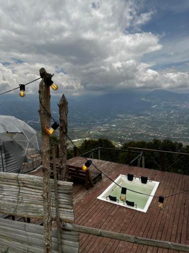 Glamping Mirador De La Montaña (Glamping Mirador De La Montana) in Silvania