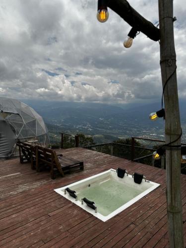 Glamping Mirador De La Montaña (Glamping Mirador De La Montana) in Silvania