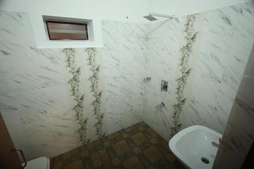 Haksons Residency – Mananthavady, KS