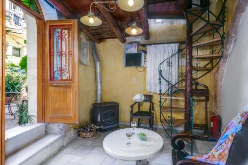 Ifigenia Rooms - image 4