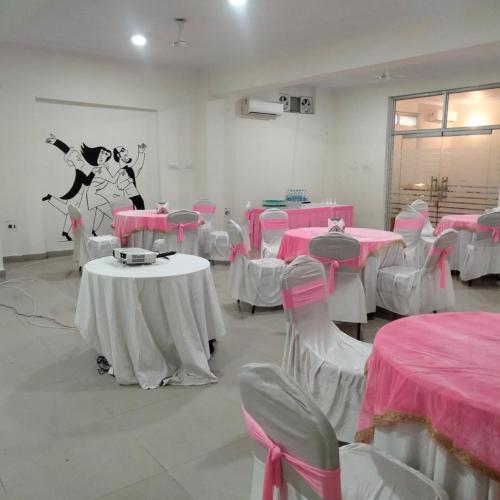 Sunshine Inn in Wadgaon