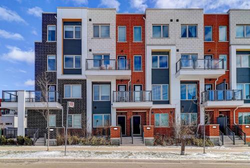 Downsview Park Luxury Townhome Near Yorkdale Transit - Toronto