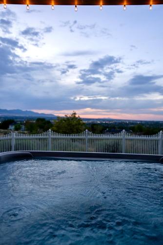 Spa Sauna Escape Sweeping Valley Views 6BR - image 4