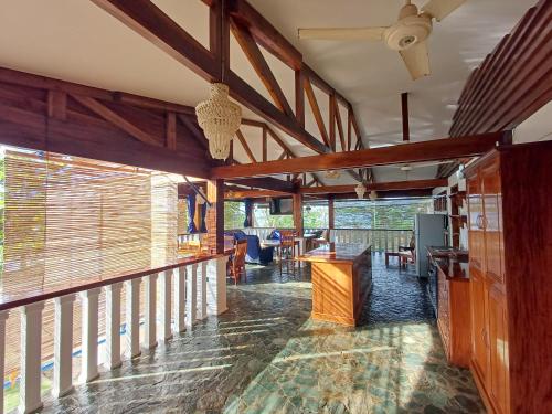 Rainbow Bay Beach & Dive Resort in シキホル