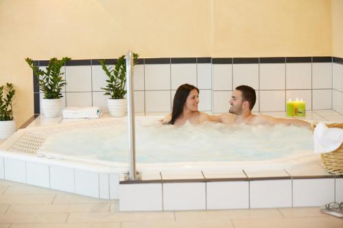 مسبح, Wander- & Wellnesshotel Nägele (Wander- & Wellnesshotel Nagele) in Hochenschwand