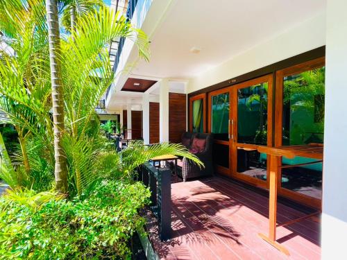 ระเบียง/ชานเรือน, คาบานา หลีเป๊ะ บีช รีสอร์ต (Cabana Lipe Beach Resort) in ซันไรซ์ บีช