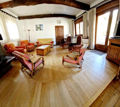 Felles stue/TV-område, Gîte La Scierie, Maison Familiale, Laguiole (Gite La Scierie, Maison Familiale, Laguiole) in Laguiole