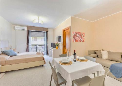 ISA - Apartments in Alghero just 150 mt from the beach in La Pietraia